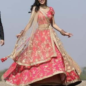 Beautiful pink Indian bridal lehenga-like new!